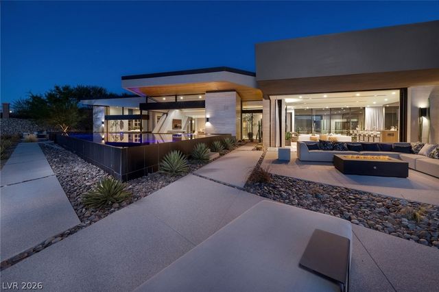705 Dragon Peak Drive, Henderson, NV 89012