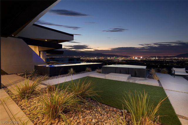 705 Dragon Peak Drive, Henderson, NV 89012