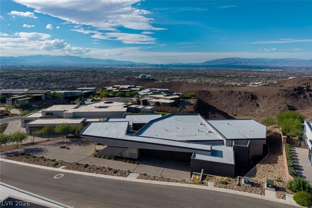 705 Dragon Peak Drive, Henderson, NV 89012