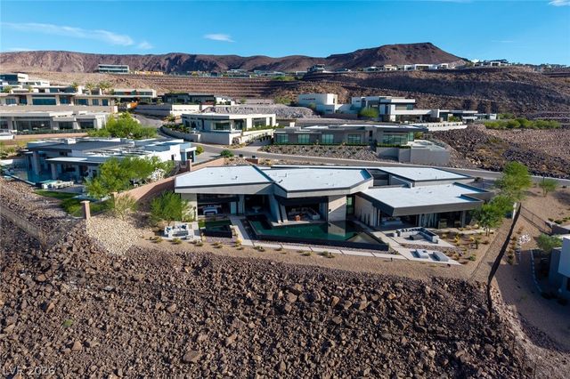 705 Dragon Peak Drive, Henderson, NV 89012