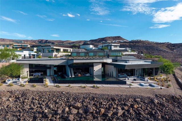 705 Dragon Peak Drive, Henderson, NV 89012