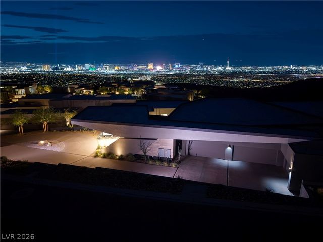 705 Dragon Peak Drive, Henderson, NV 89012