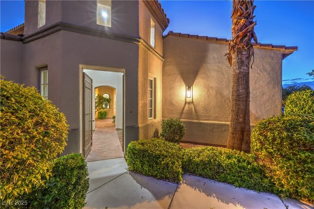 2571 Red Springs Drive, Las Vegas, NV 89135