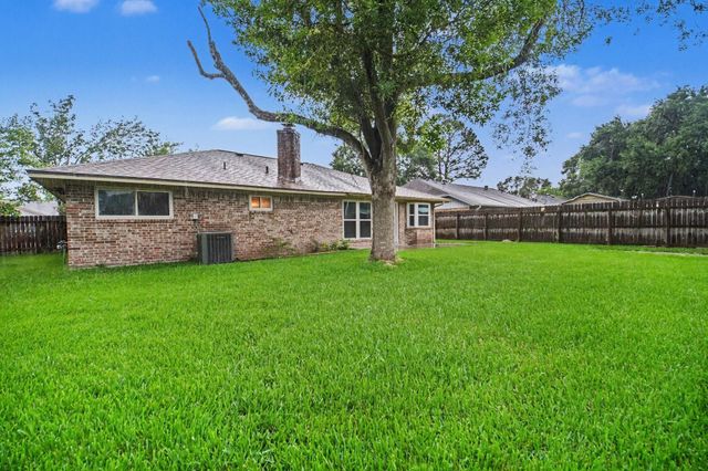 2313 Goodrich Street, Pearland, TX 77581