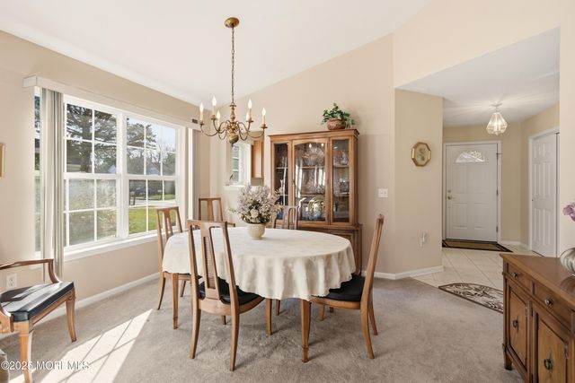 11 Schoolhouse Lane, Lakewood, NJ 08701