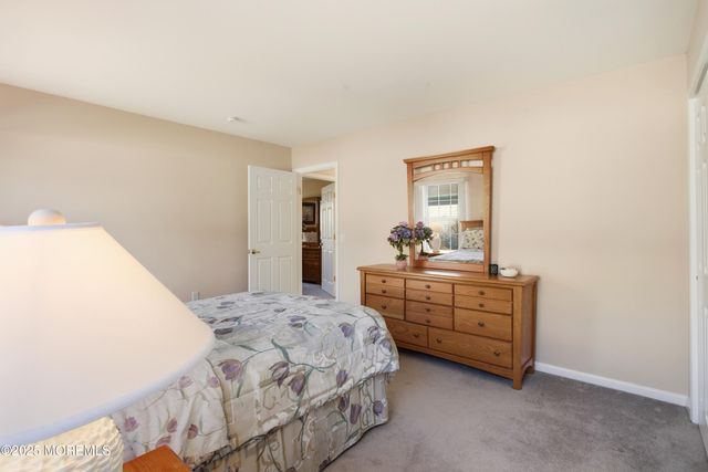 11 Schoolhouse Lane, Lakewood, NJ 08701