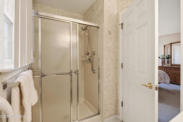 11 Schoolhouse Lane, Lakewood, NJ 08701