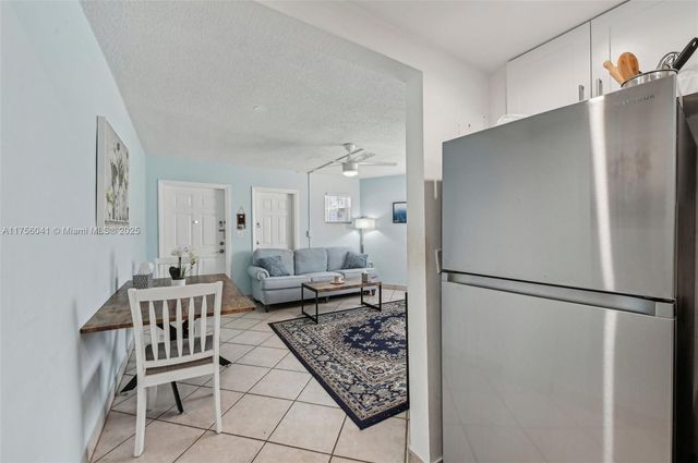 90 NE 19th Ave 1, Deerfield Beach, FL 33441
