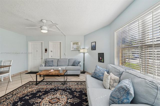 90 NE 19th Ave 1, Deerfield Beach, FL 33441