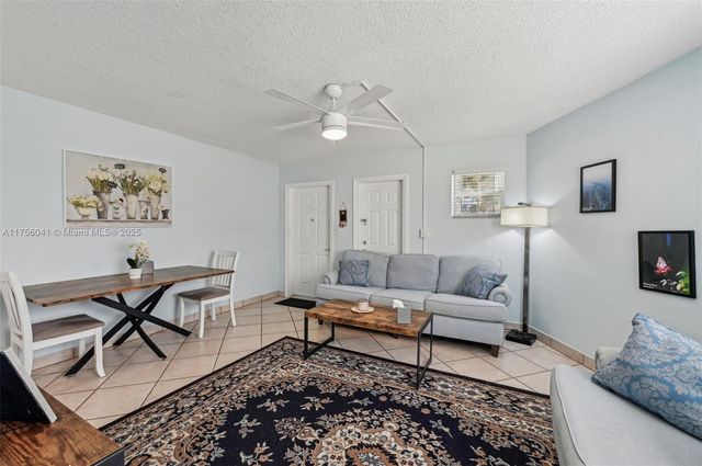 90 NE 19th Ave 1, Deerfield Beach, FL 33441