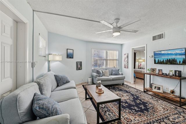 90 NE 19th Ave 1, Deerfield Beach, FL 33441