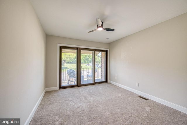 239 BISHOP DR, Aston, PA 19014