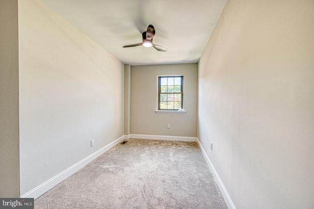 239 BISHOP DR, Aston, PA 19014