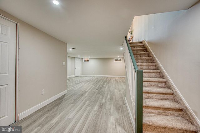 239 BISHOP DR, Aston, PA 19014