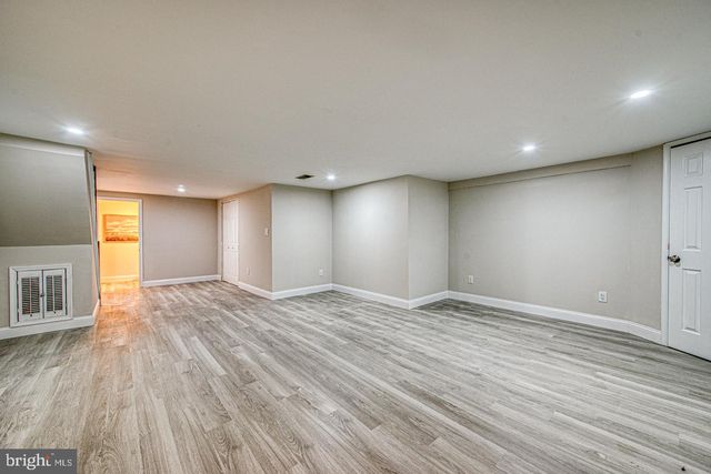 239 BISHOP DR, Aston, PA 19014
