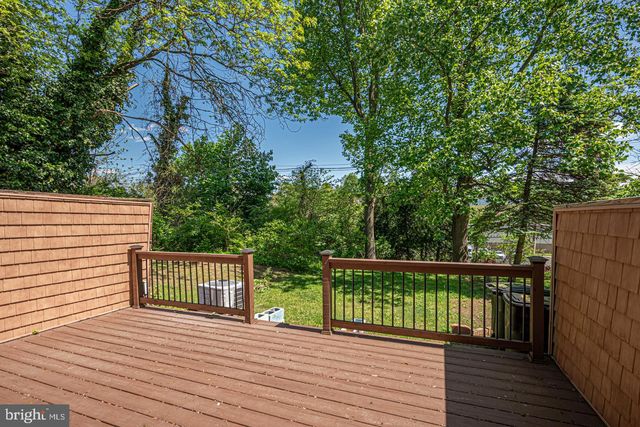 239 BISHOP DR, Aston, PA 19014