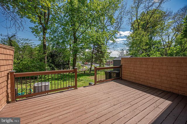 239 BISHOP DR, Aston, PA 19014