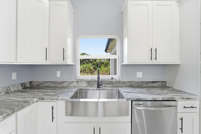 2392 SW Madden Ave Avenue, Palm Bay, FL 32908