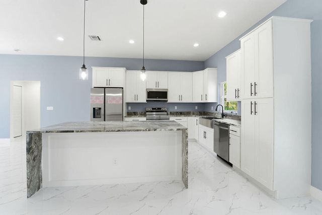 2392 SW Madden Ave Avenue, Palm Bay, FL 32908