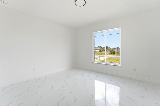 2392 SW Madden Ave Avenue, Palm Bay, FL 32908