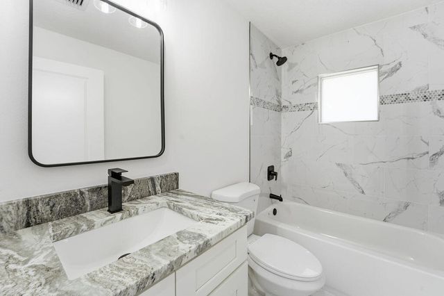 2392 SW Madden Ave Avenue, Palm Bay, FL 32908