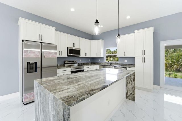 2392 SW Madden Ave Avenue, Palm Bay, FL 32908