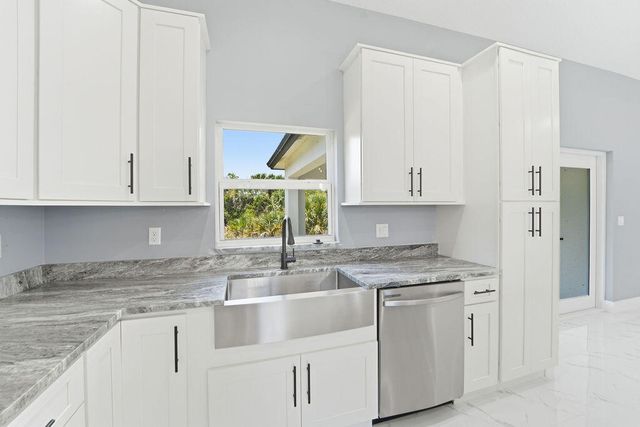 2392 SW Madden Ave Avenue, Palm Bay, FL 32908
