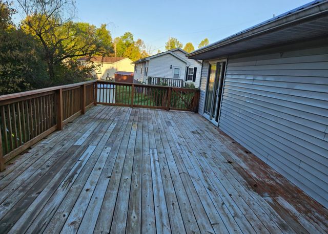 3710 Oakview Drive, Huntington, WV 25701
