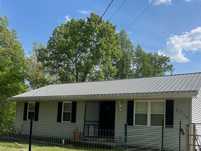3710 Oakview Drive, Huntington, WV 25701