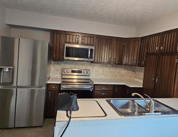 3710 Oakview Drive, Huntington, WV 25701