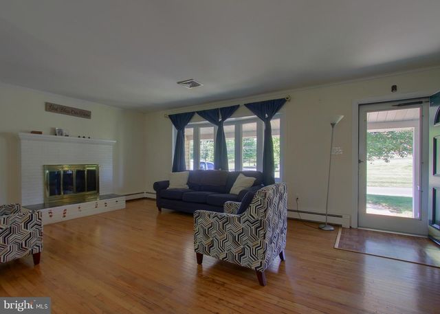 4209 VALLEY RD, Harrisburg, PA 17112