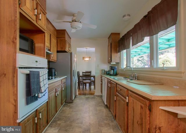 4209 VALLEY RD, Harrisburg, PA 17112