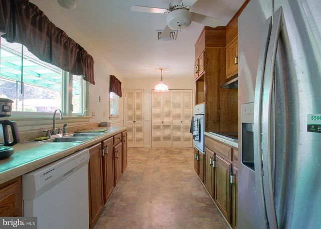 4209 VALLEY RD, Harrisburg, PA 17112