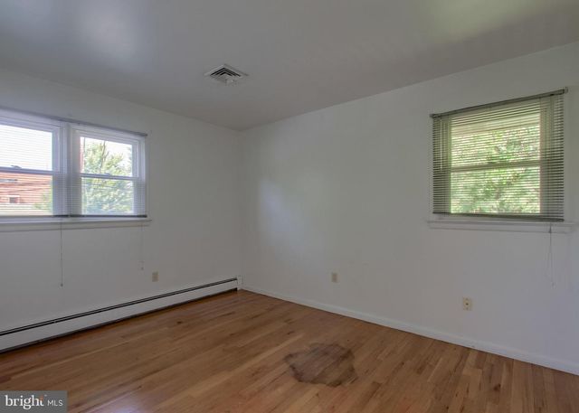 4209 VALLEY RD, Harrisburg, PA 17112