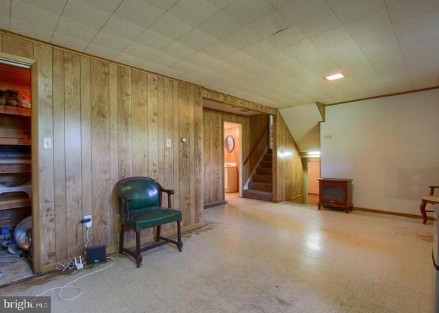 4209 VALLEY RD, Harrisburg, PA 17112