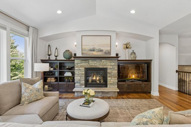 14 Beebe Avenue, Mendota Heights, MN 55118