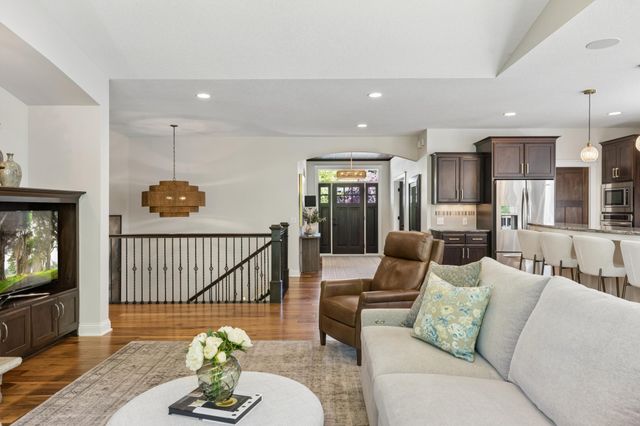 14 Beebe Avenue, Mendota Heights, MN 55118