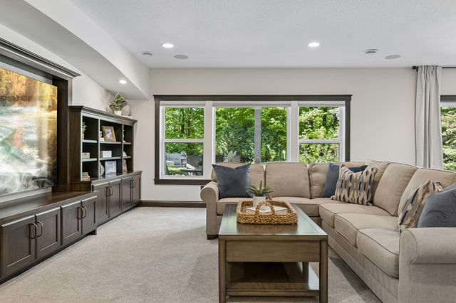 14 Beebe Avenue, Mendota Heights, MN 55118