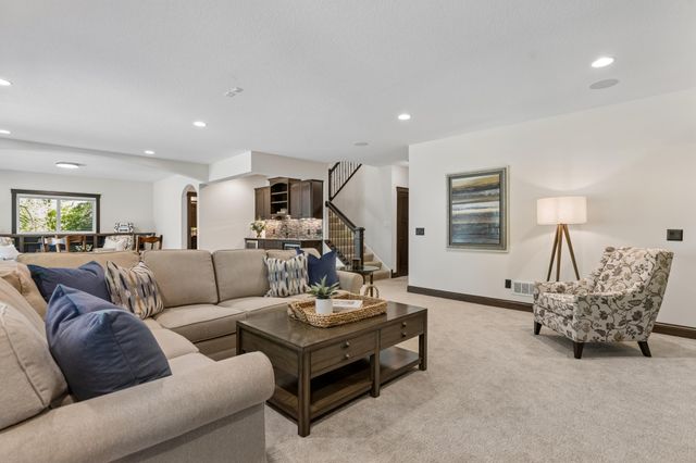 14 Beebe Avenue, Mendota Heights, MN 55118
