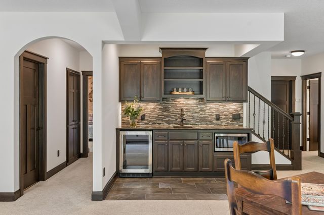14 Beebe Avenue, Mendota Heights, MN 55118