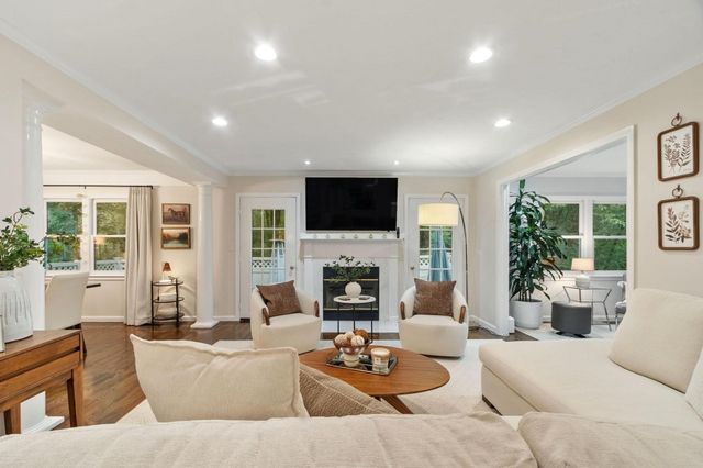 25 Pickman Dr 25, Bedford, MA 01730