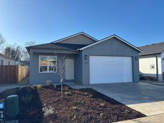 746 Dahl Place 14, Medford, OR 97501