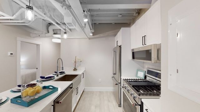 305 Webster Ave 104, Cambridge, MA 02141