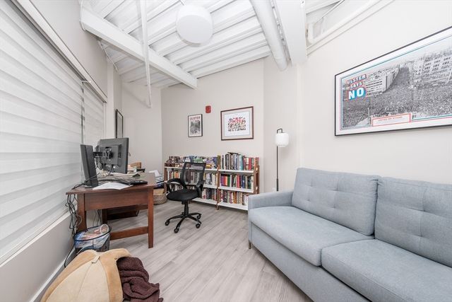 305 Webster Ave 104, Cambridge, MA 02141