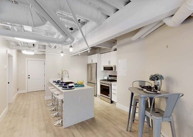 305 Webster Ave 104, Cambridge, MA 02141