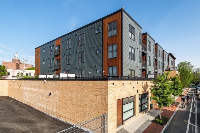 305 Webster Ave 104, Cambridge, MA 02141