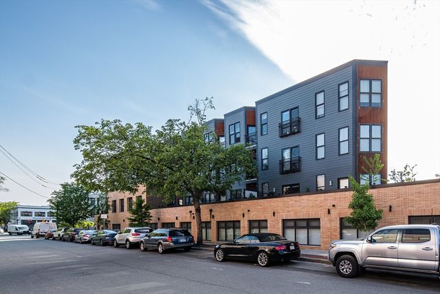 305 Webster Ave 104, Cambridge, MA 02141