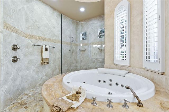 20421 Chapel TRCE, Estero, FL 33928