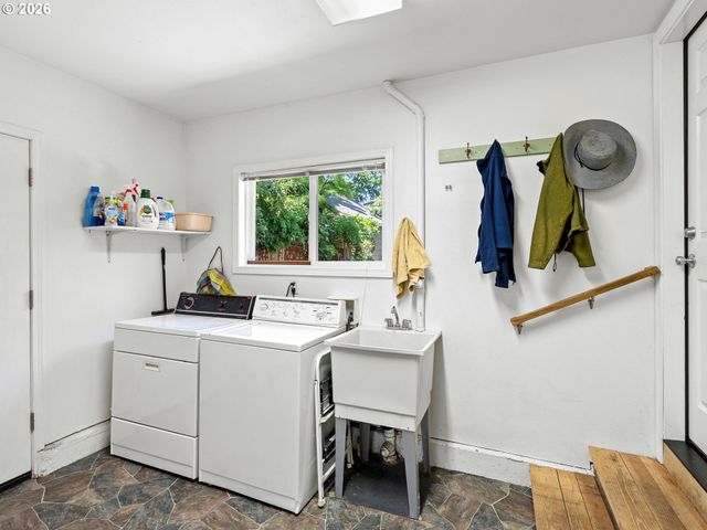 3145 N WATTS St, Portland, OR 97217