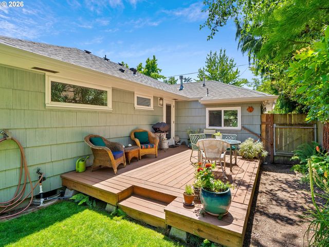 3145 N WATTS St, Portland, OR 97217